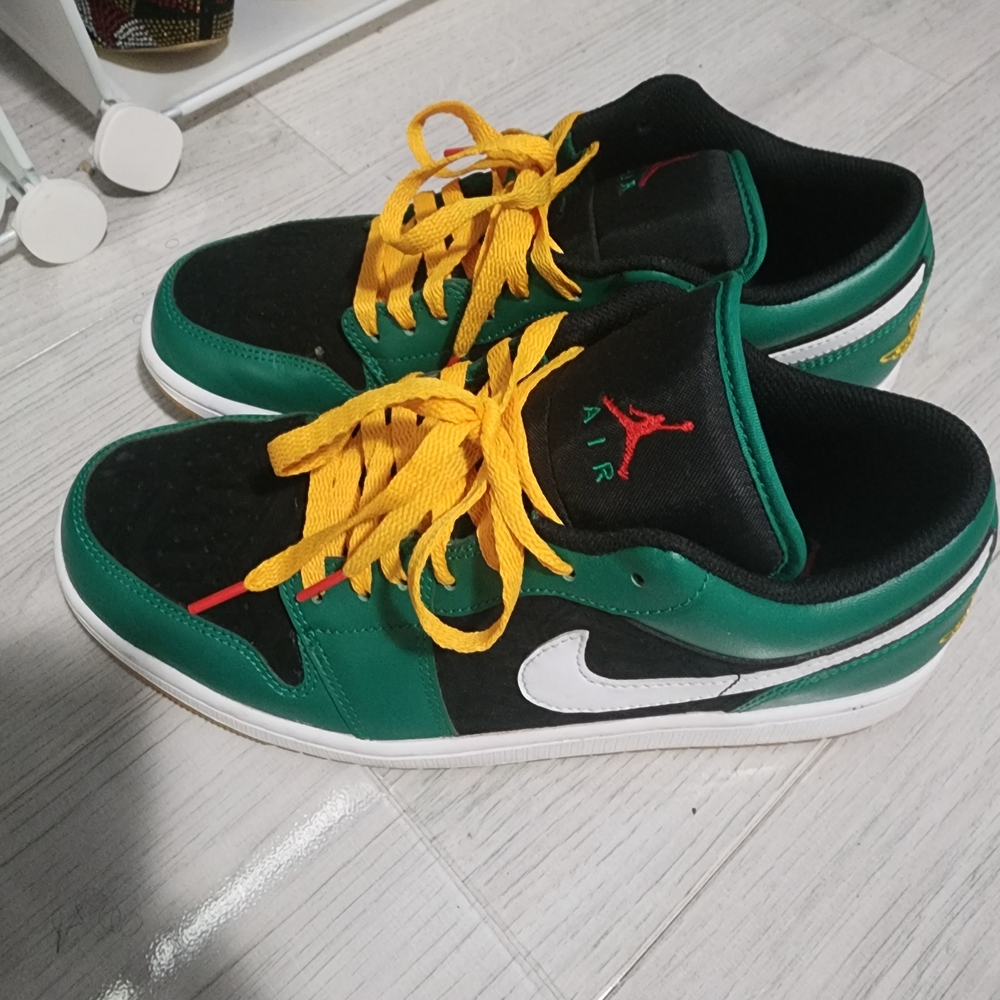 Nike Air Jordan Low - Black and Green